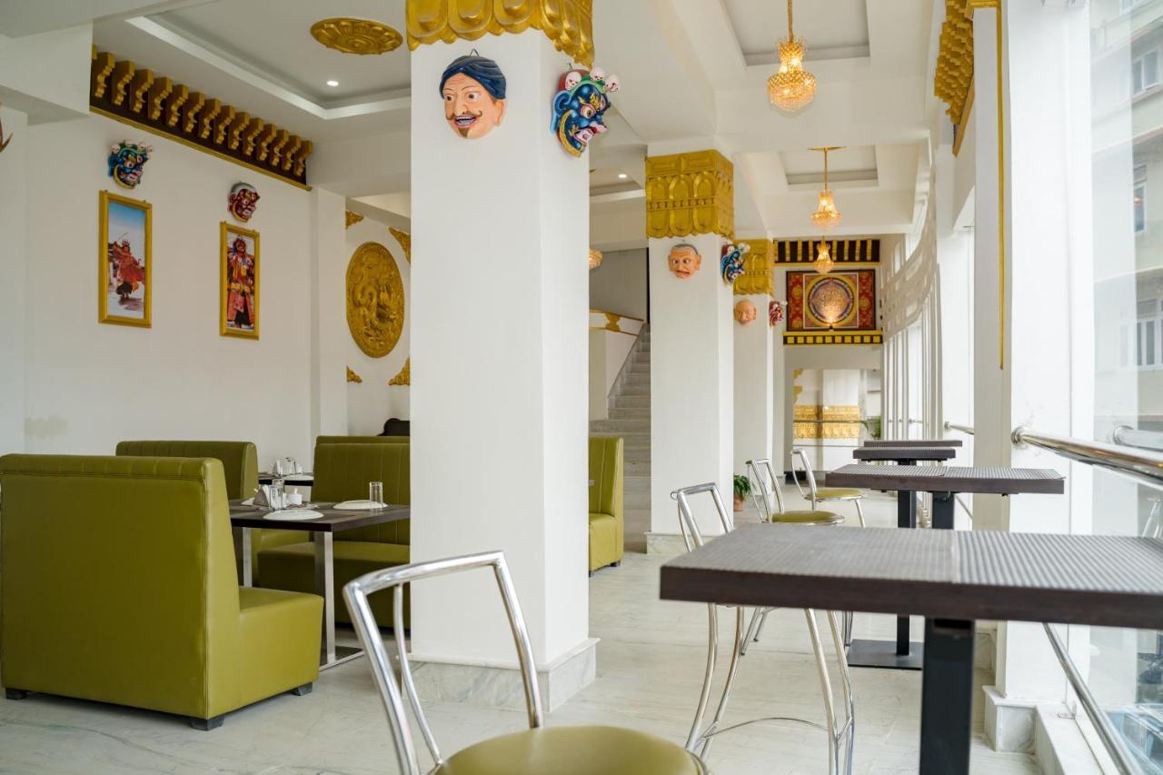 Royal Tara 호텔 강토크 외부 사진