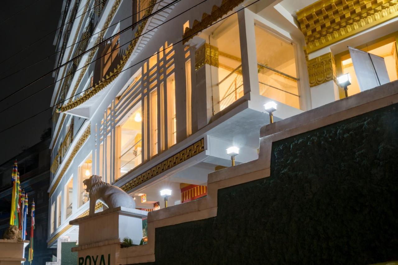 Royal Tara 호텔 강토크 외부 사진