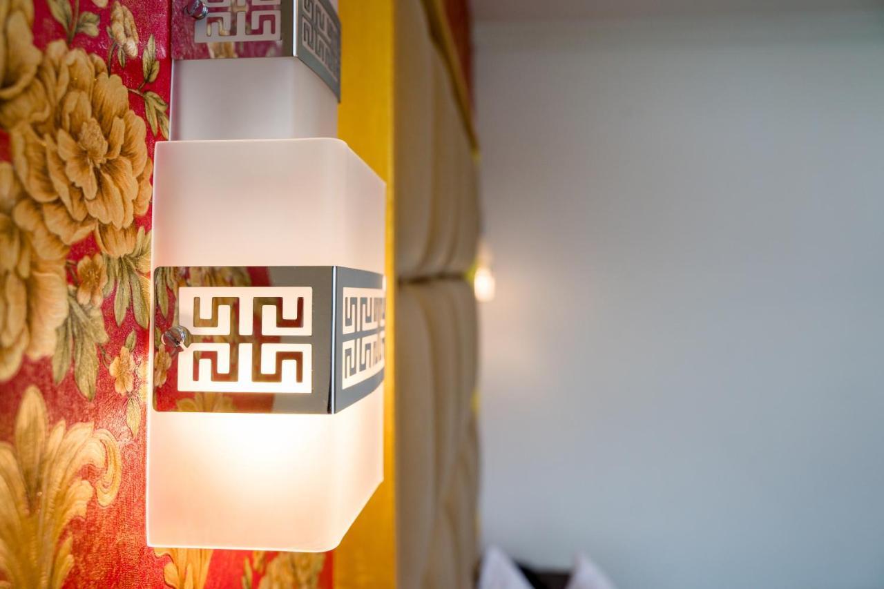 Royal Tara 호텔 강토크 외부 사진