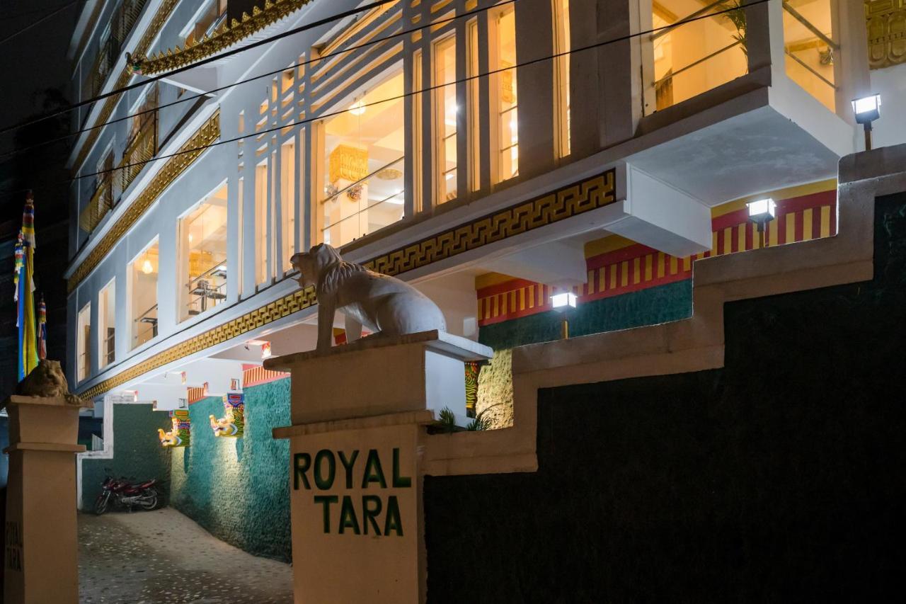 Royal Tara 호텔 강토크 외부 사진